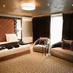 Royal Hotel