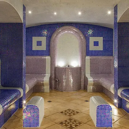 Royal Hotel 4*