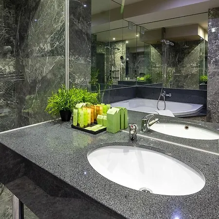 Royal Hotel 4*