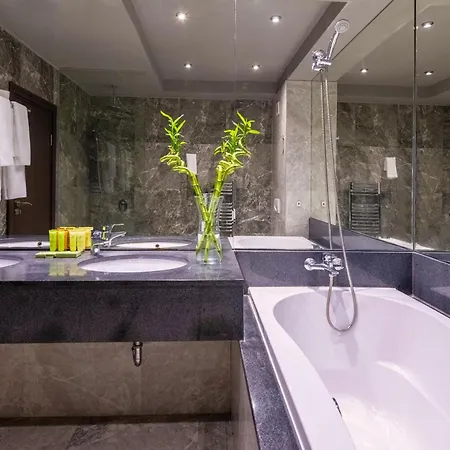 Royal Hotel 4*