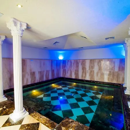 Royal Hotel